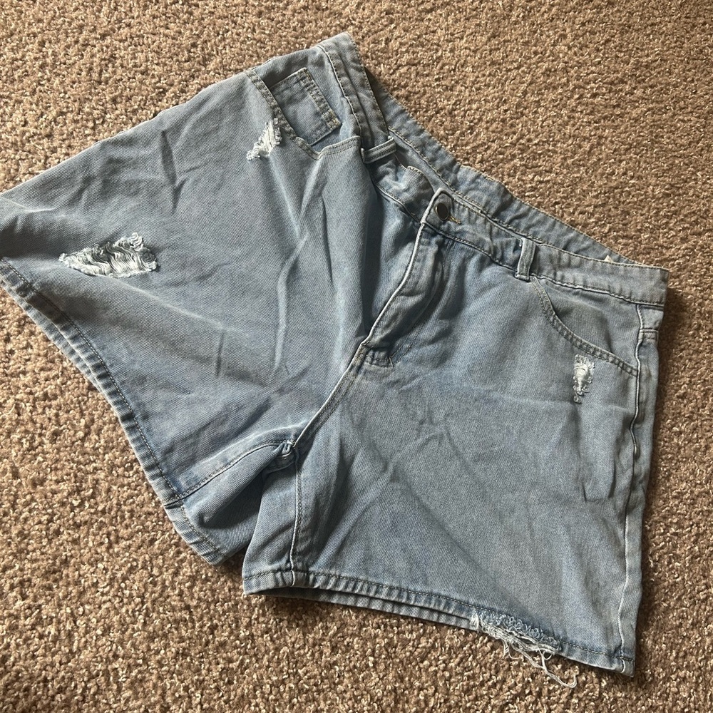 SHEIN Blue Jean Shorts with Frayed Hem and Relaxed Fit